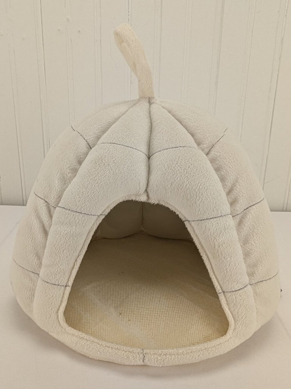 Unipak White Plush Igloo Hang Loop Stuffed Animal Holder Toy Home 8" Holiday